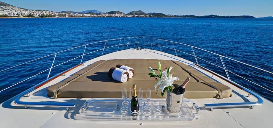 Motor yacht SEA U 22m by Riva — photo 5