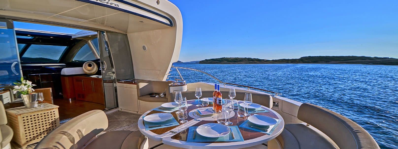 Motor yacht SEA U 22m by Riva — photo 8