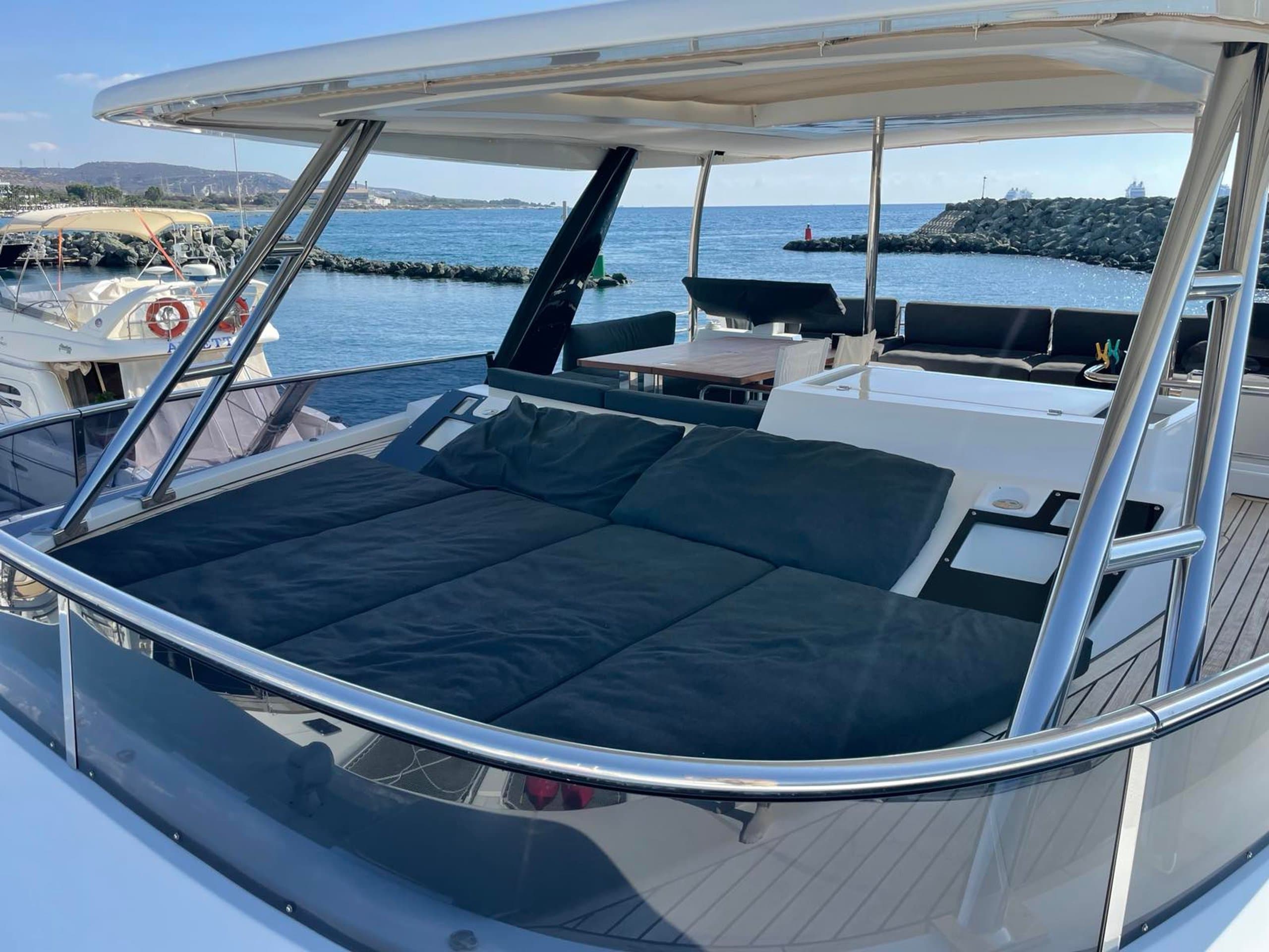 Motor yacht PEARLY GATES 19.5m by Lagoon — photo 6
