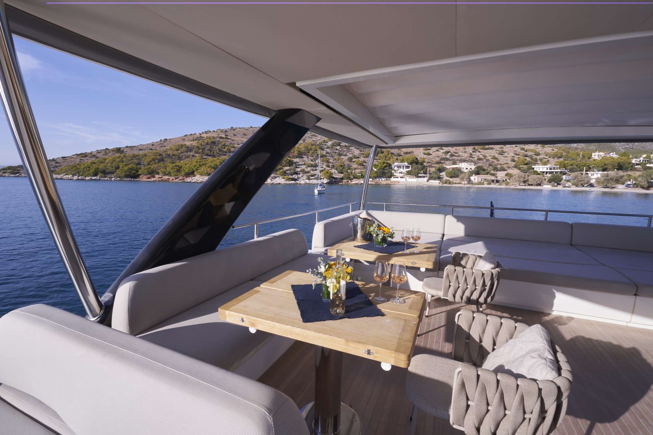 Motor yacht CRAZY HORSE 24m by Lagoon — photo 6