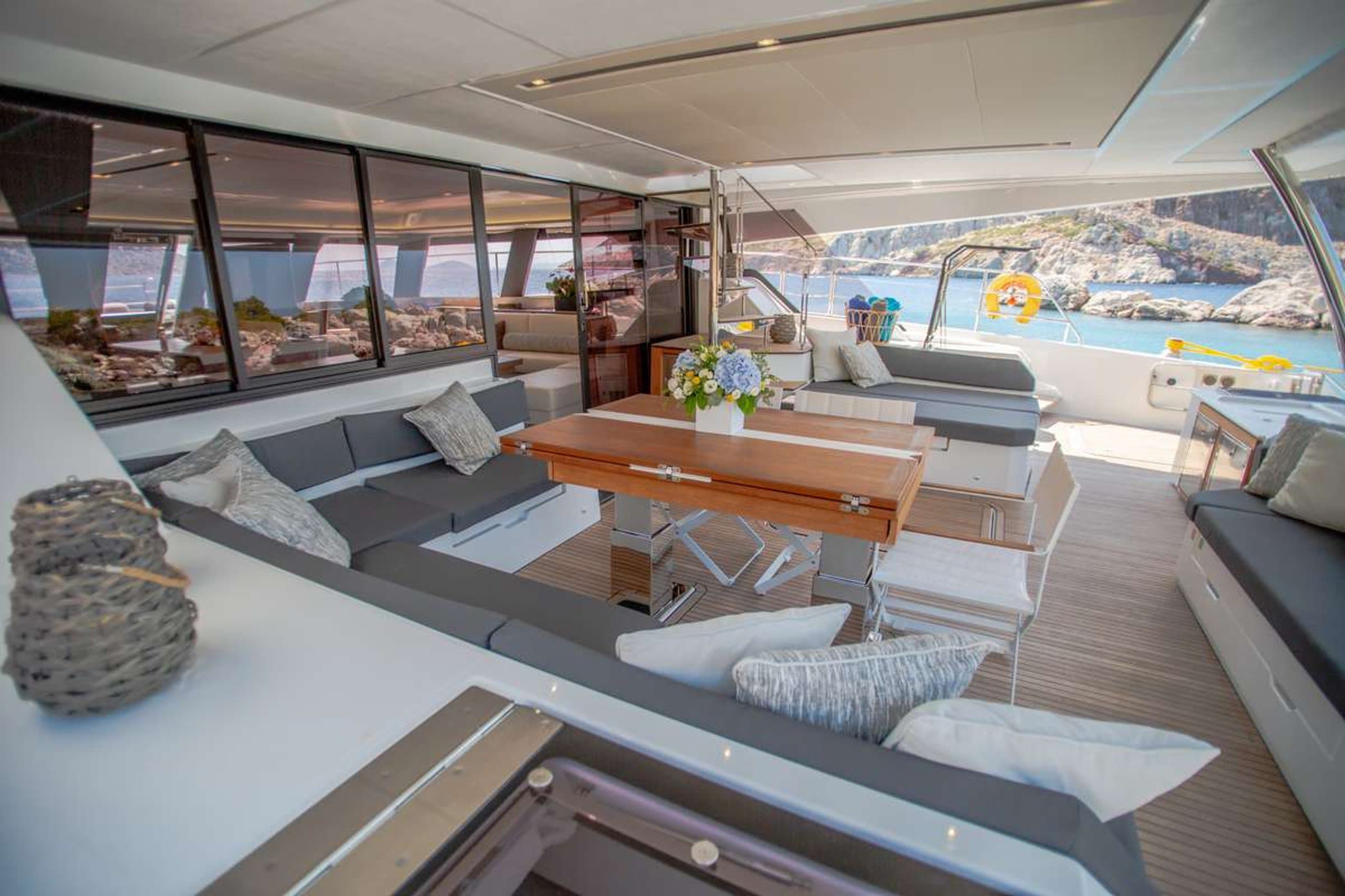 Motor yacht MAJESTY OF GREECE 20.36m by Fountaine Pajot — photo 2