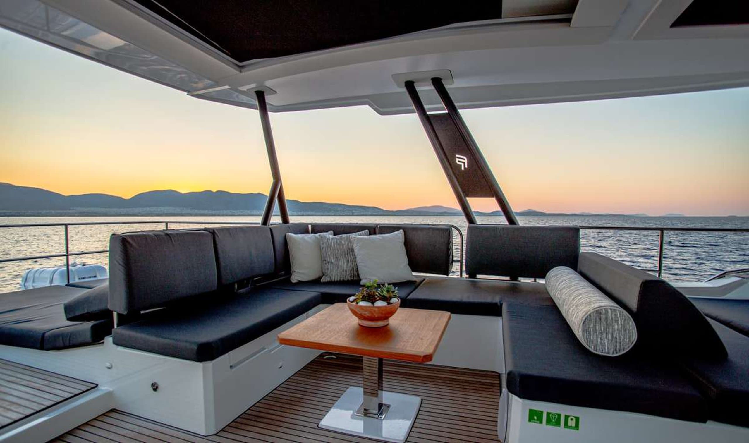 Motor yacht MAJESTY OF GREECE 20.36m by Fountaine Pajot — photo 4