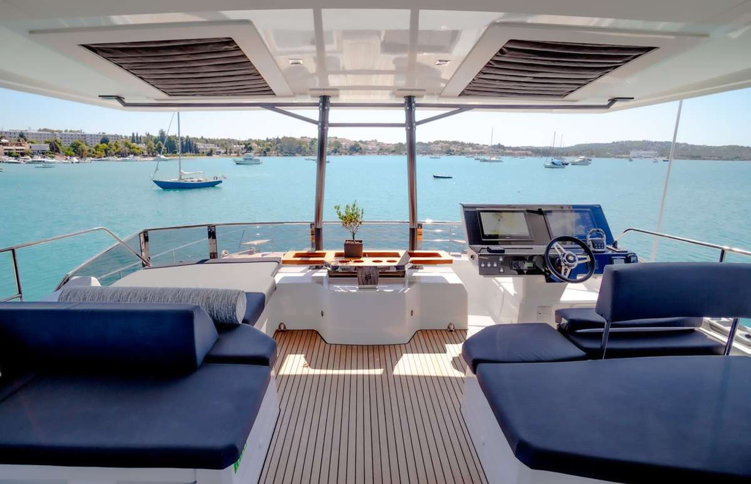 Motor yacht MAJESTY OF GREECE 20.36m by Fountaine Pajot — photo 5