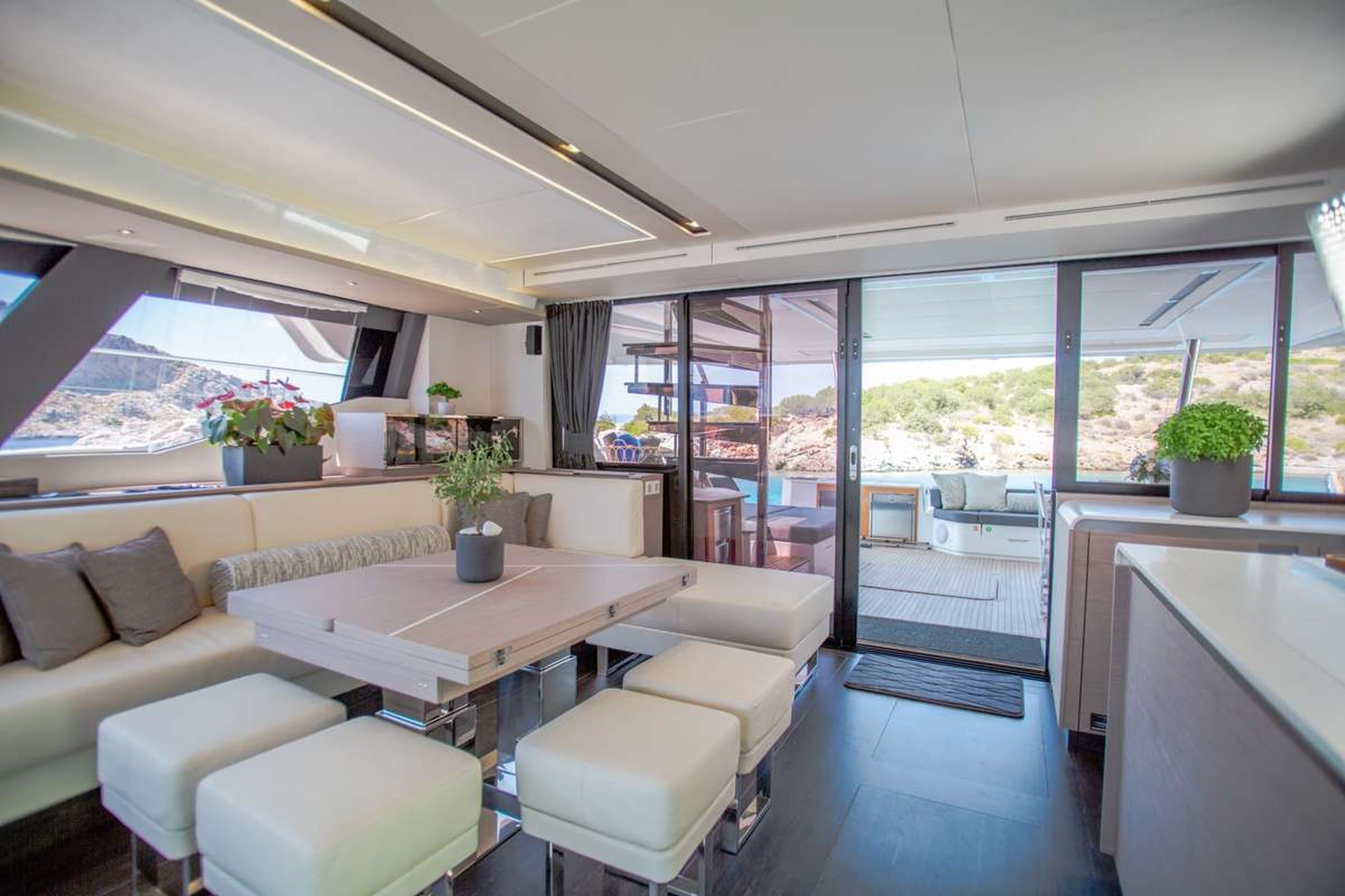 Motor yacht MAJESTY OF GREECE 20.36m by Fountaine Pajot — photo 7