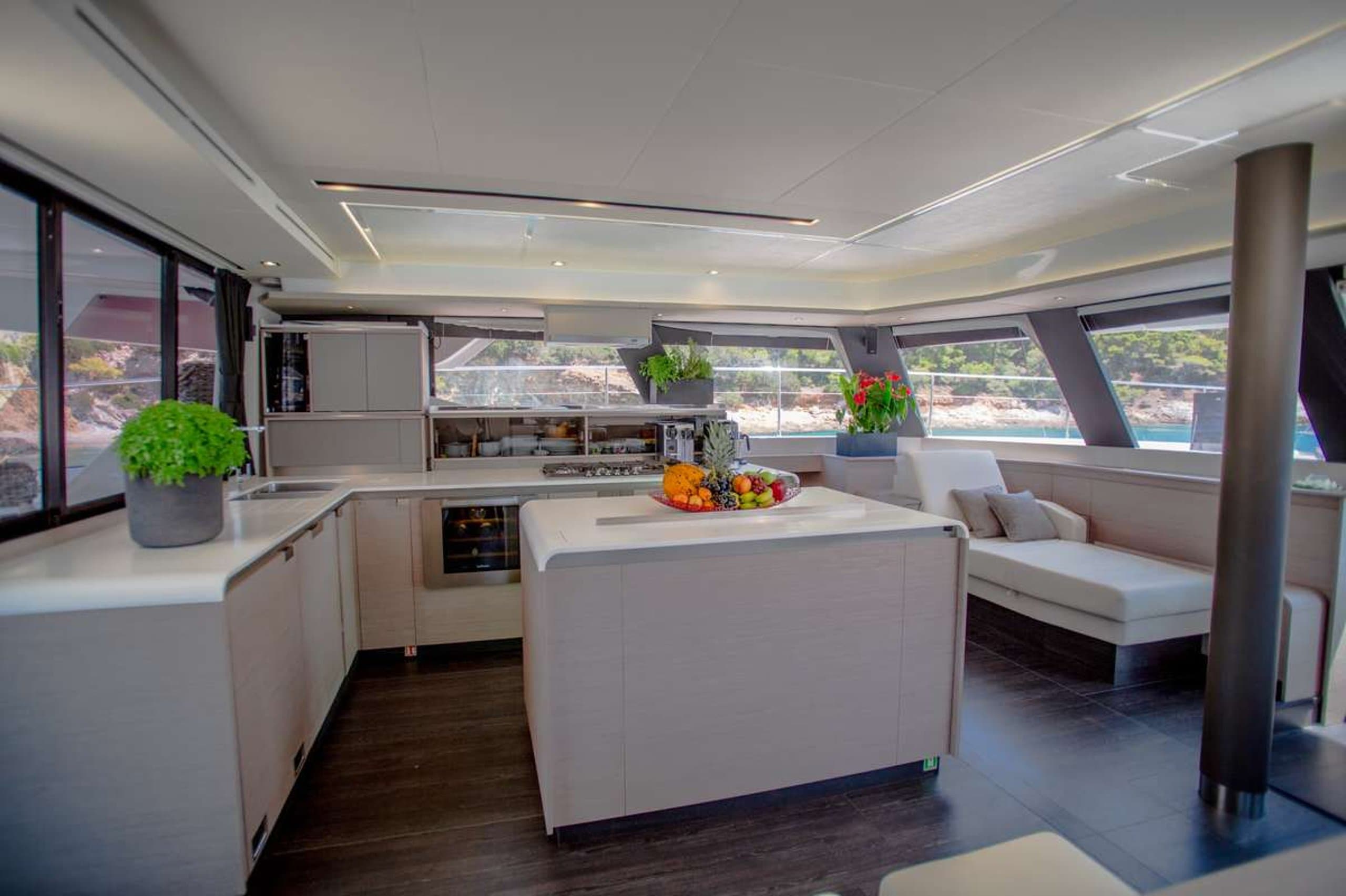 Motor yacht MAJESTY OF GREECE 20.36m by Fountaine Pajot — photo 8