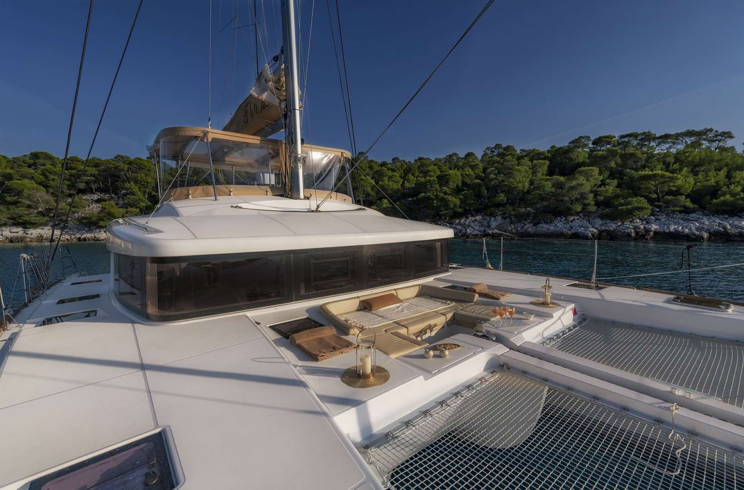 Sailing yacht FLO 15.84m by Lagoon — photo 3
