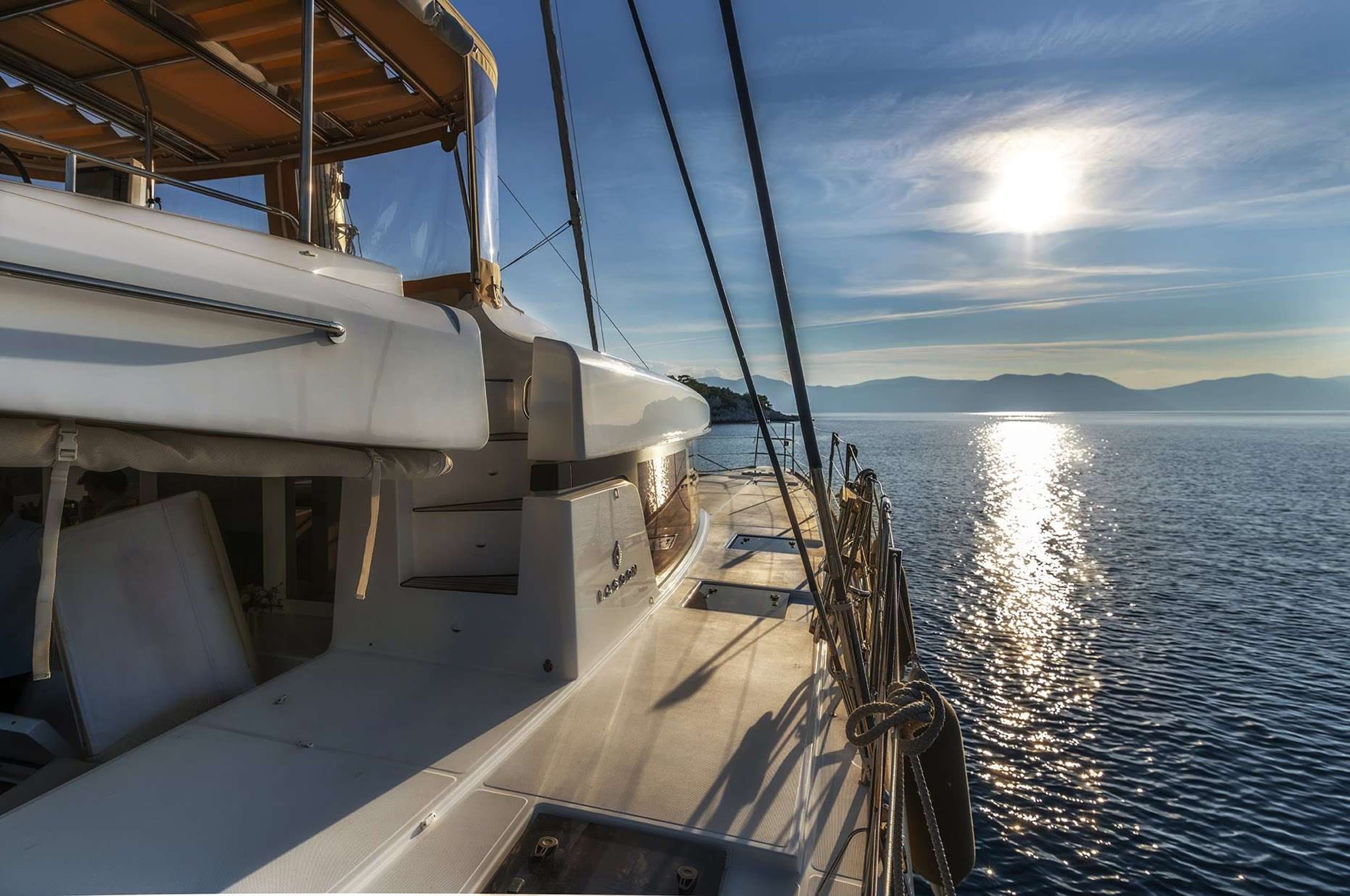 Sailing yacht FLO 15.84m by Lagoon — photo 6