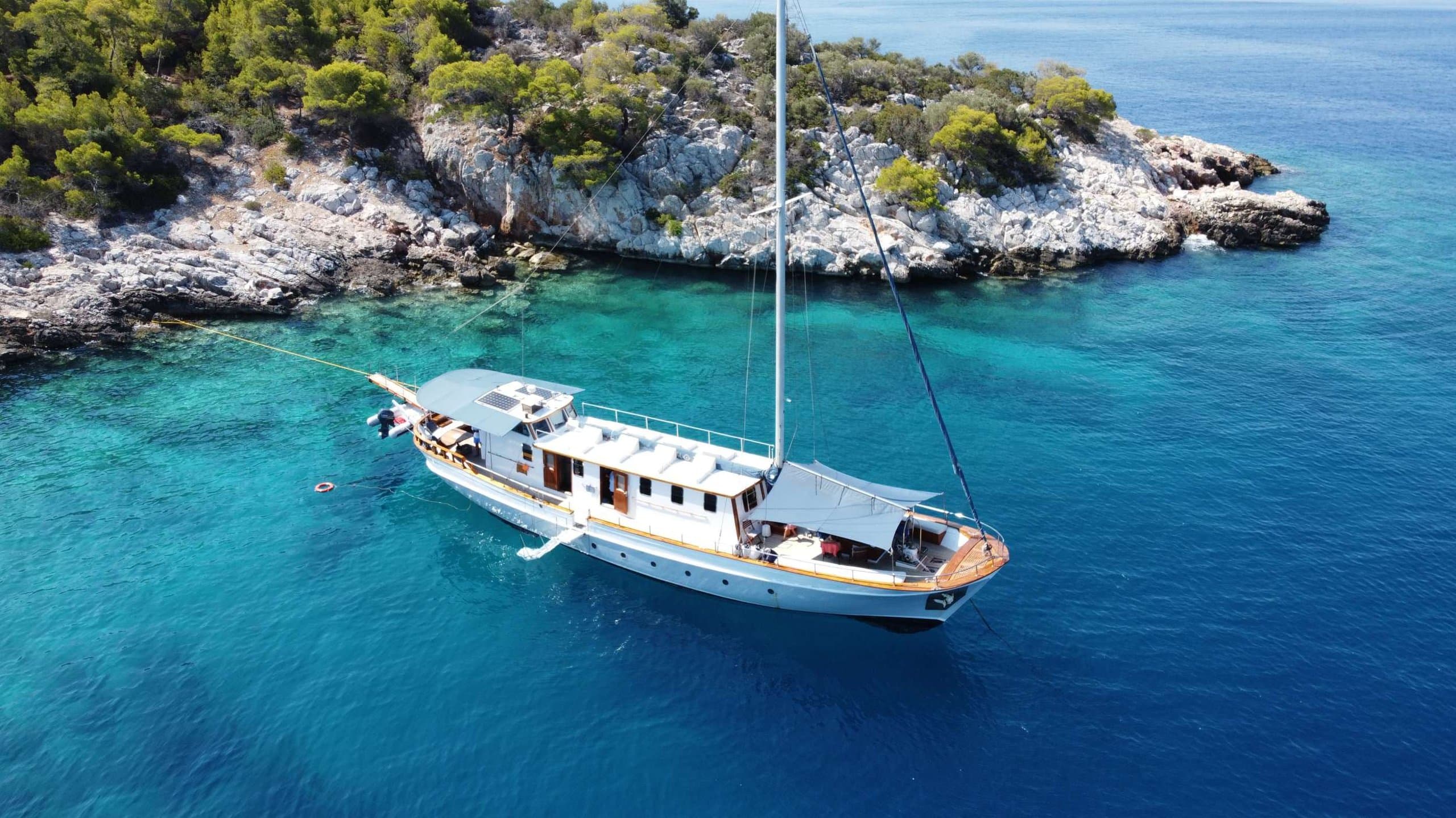 Motor yacht COSMOS 24.81m — photo 2