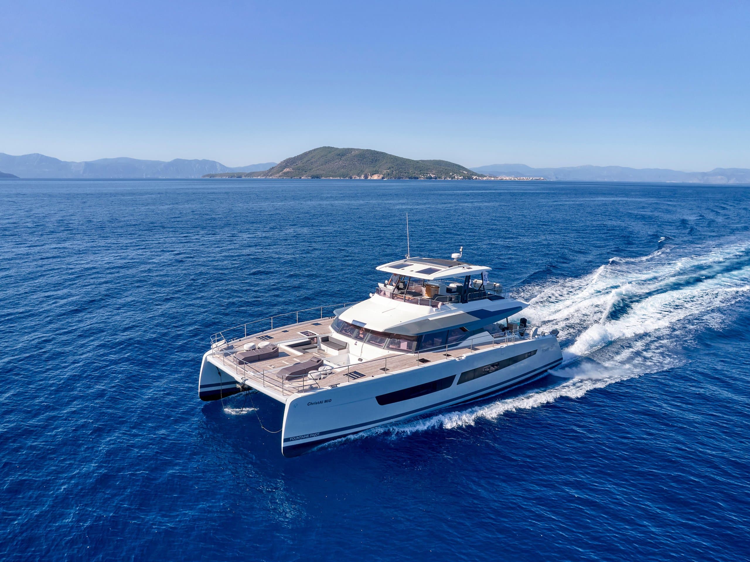 Motor yacht CHRISTAL MIO 20.36m by Fountaine Pajot — photo 2