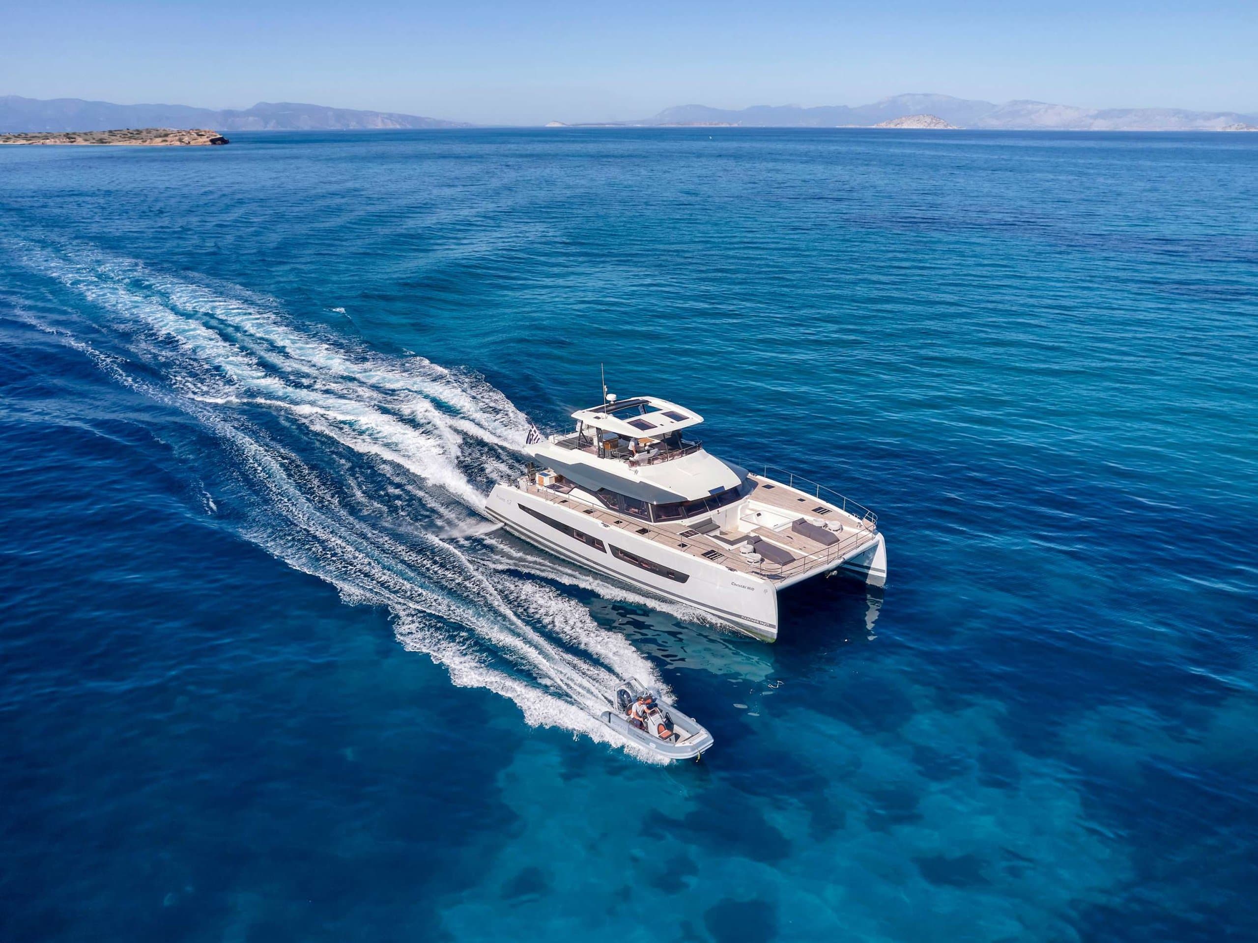 Motor yacht CHRISTAL MIO 20.36m by Fountaine Pajot — photo 3