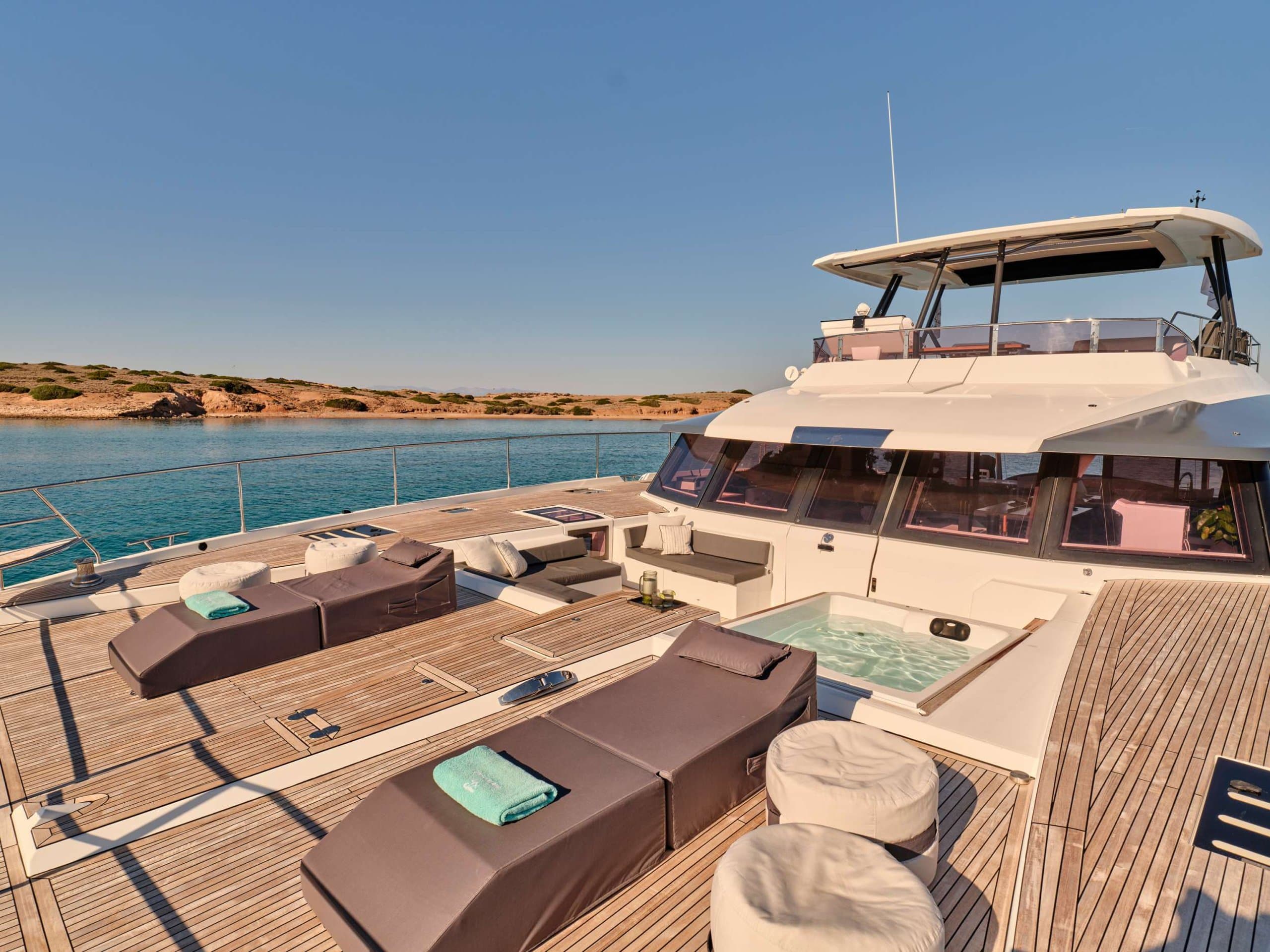 Motor yacht CHRISTAL MIO 20.36m by Fountaine Pajot — photo 8