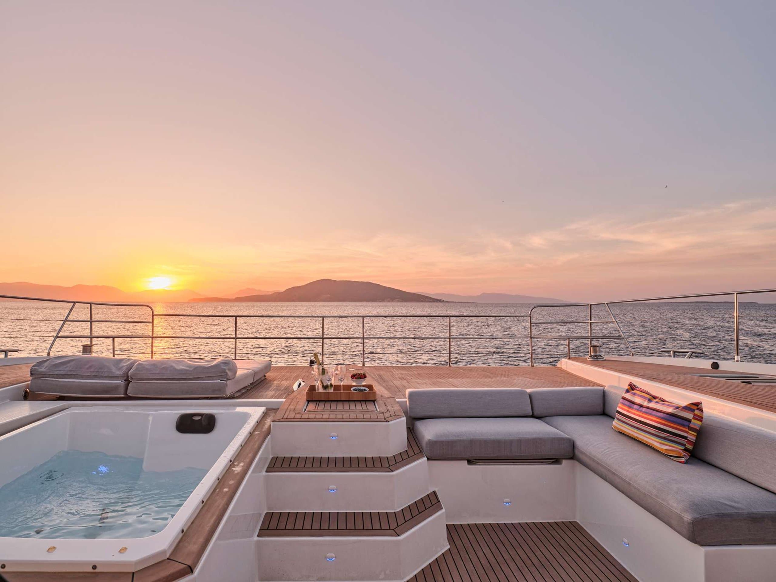 Motor yacht ALENA 20.36m by Fountaine Pajot — photo 5