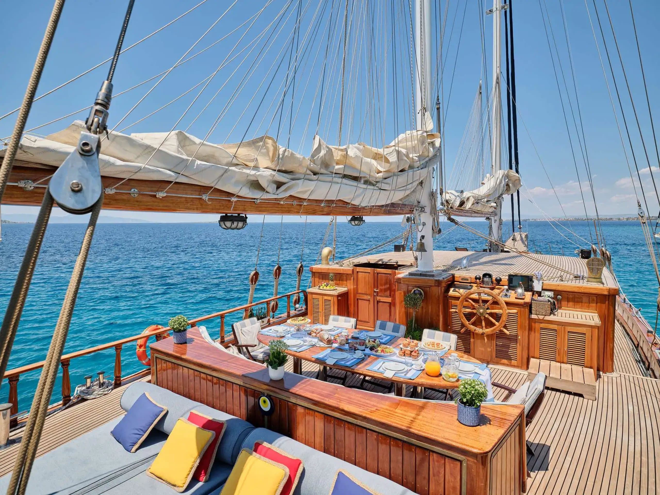 Motor yacht MYRA 27.43m by Custom Built Aluminum Cutter — photo 4