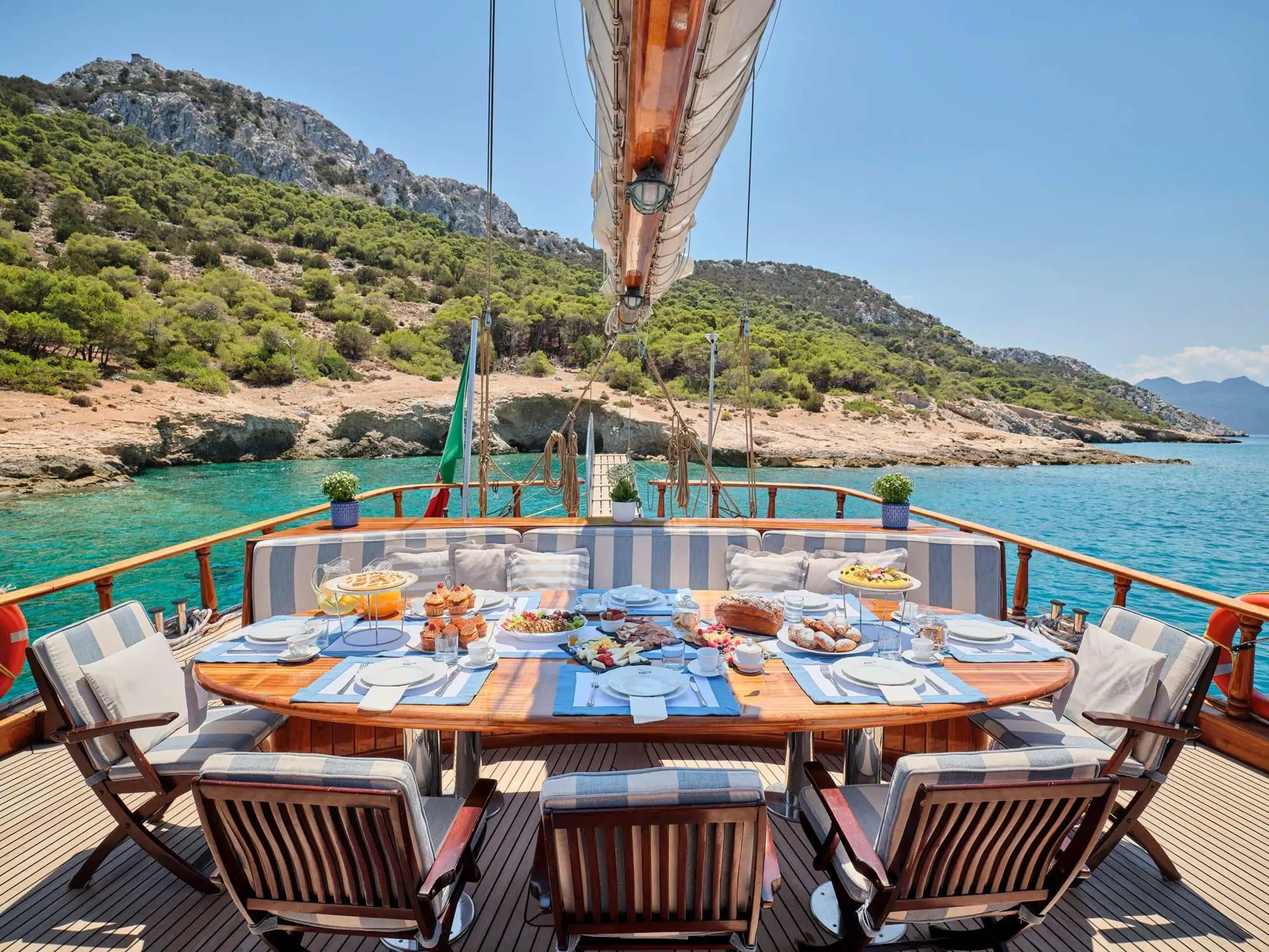Motor yacht MYRA 27.43m by Custom Built Aluminum Cutter — photo 7