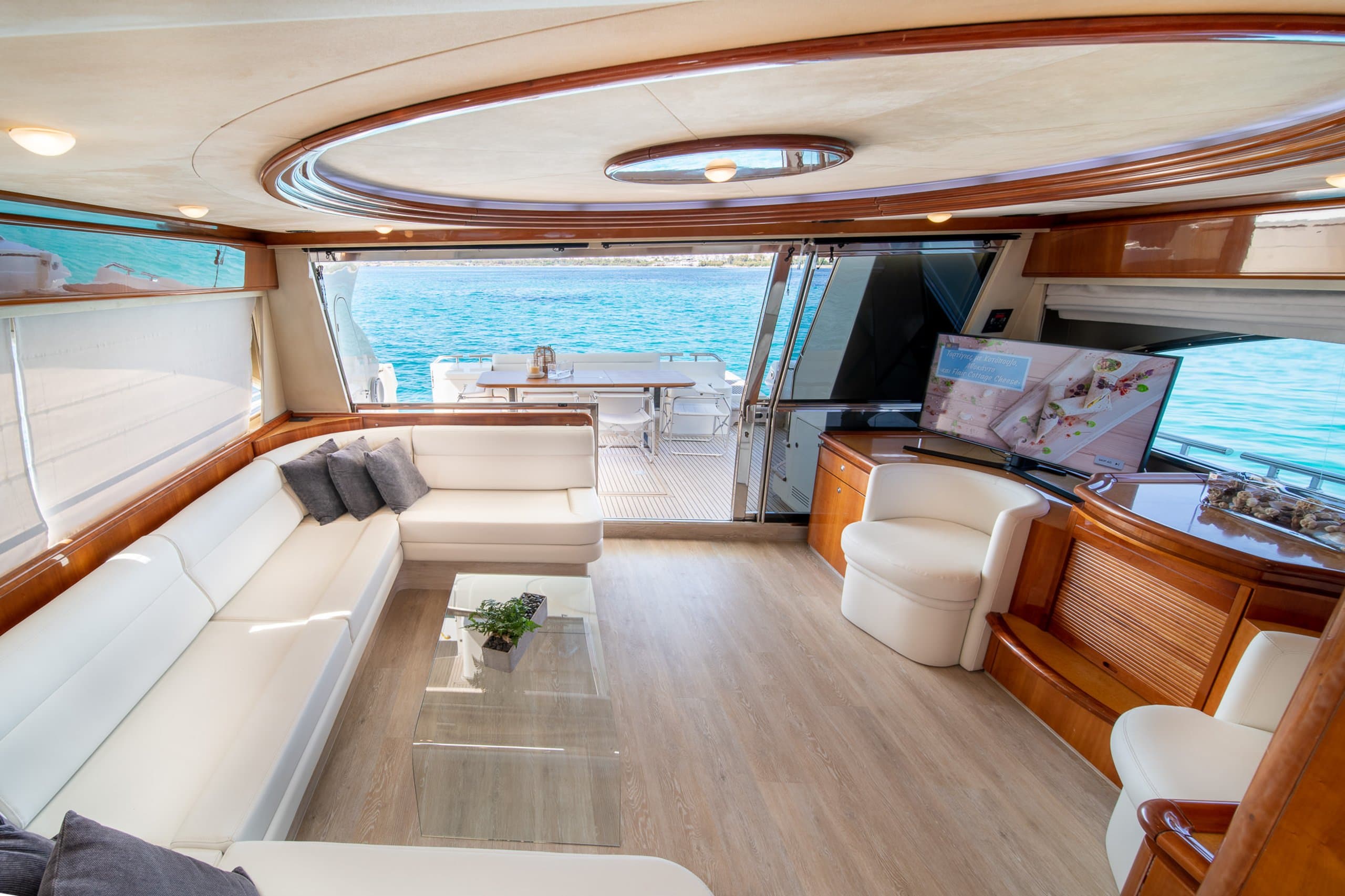 Motor yacht SIMPLY BRILLIANT 21.2m by Ferretti — photo 8