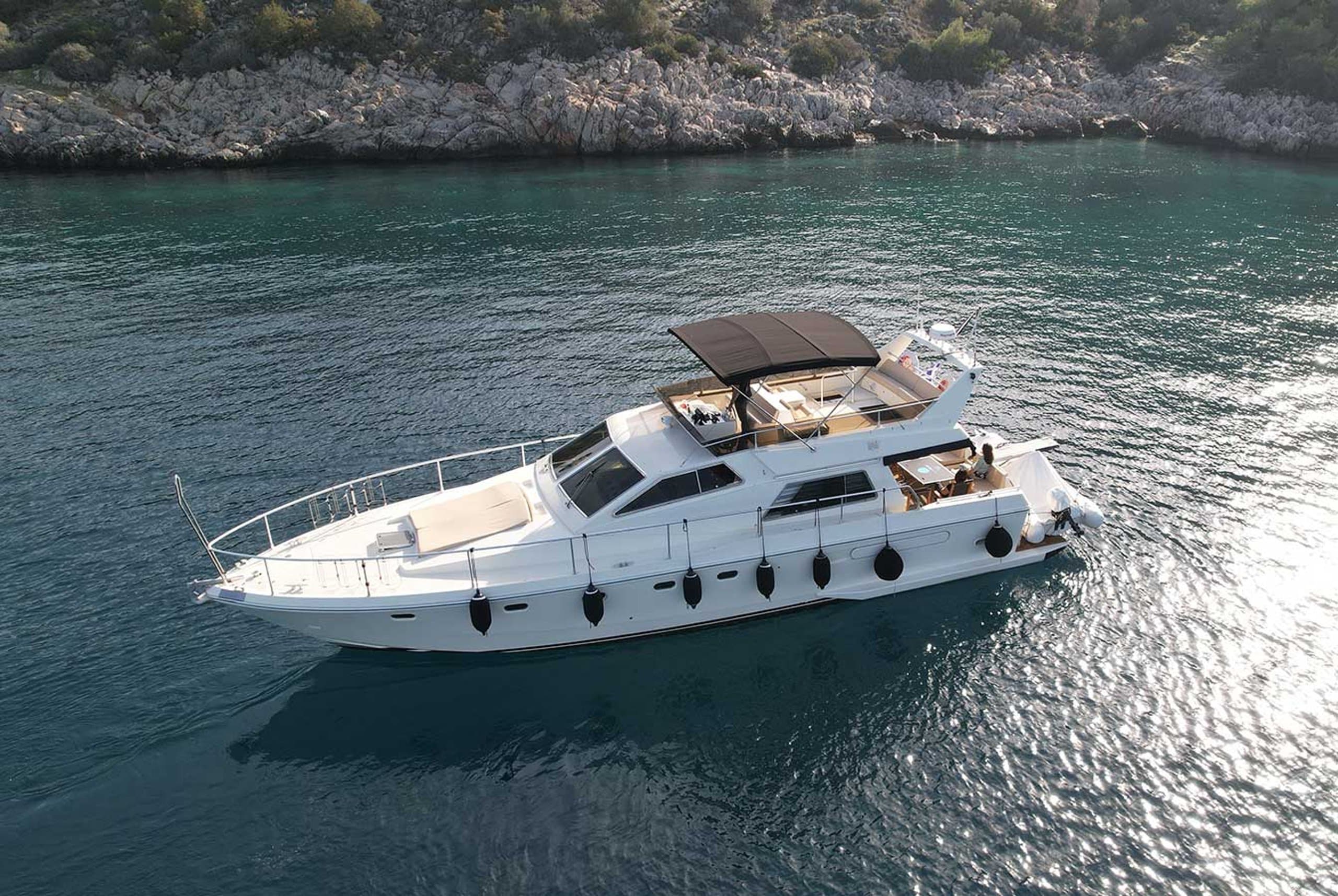 Motor yacht BLUE DREAM 16.5m by Ferretti — photo 3