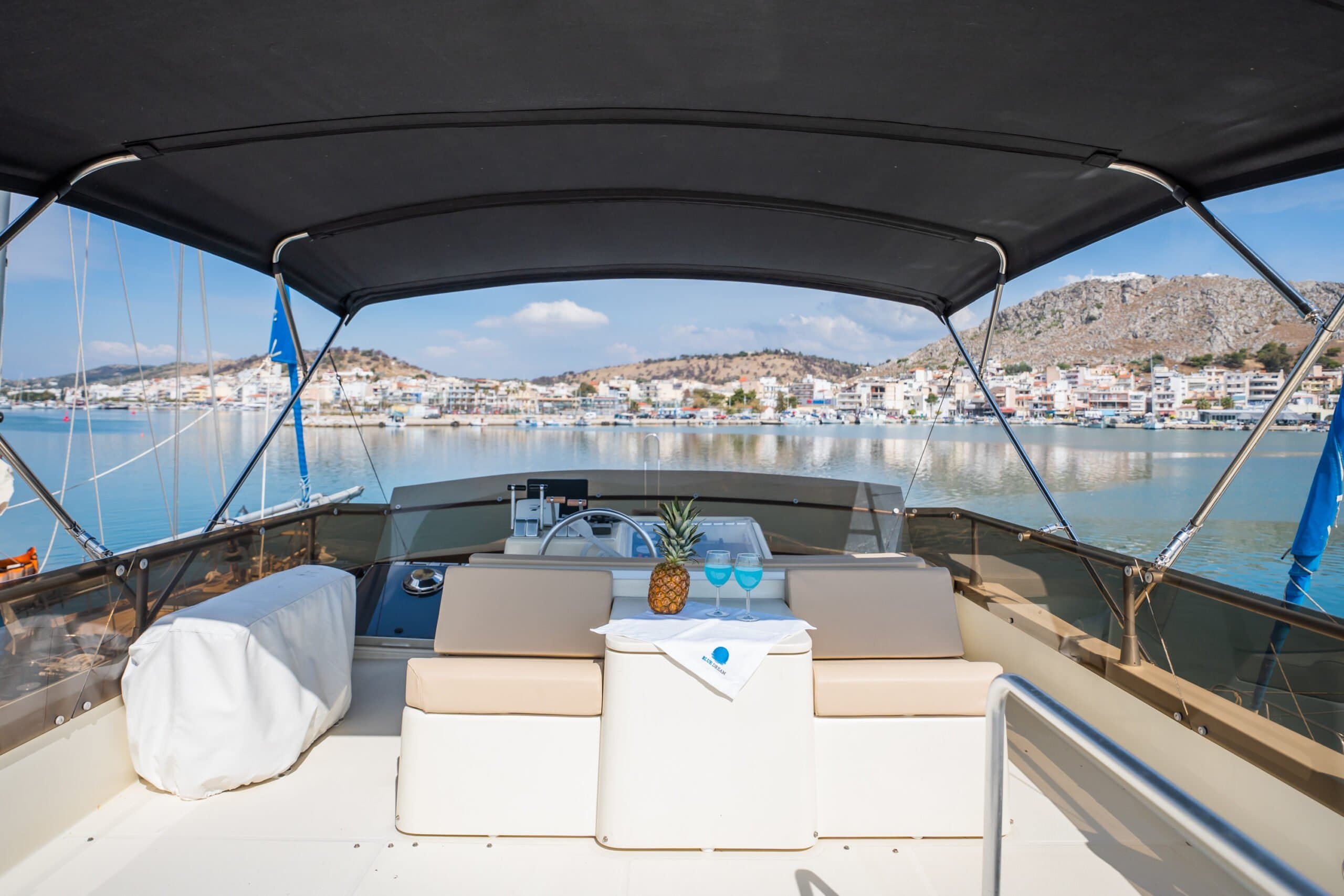 Motor yacht BLUE DREAM 16.5m by Ferretti — photo 4