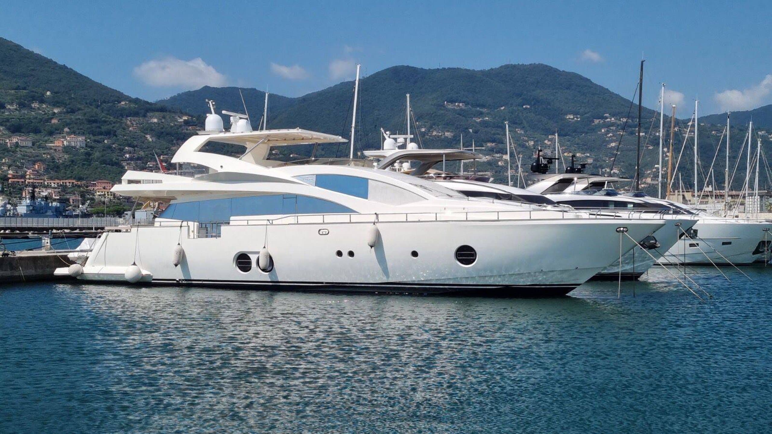 Motor yacht RED ROSE 27.91m by Aicon Yachts — photo 2