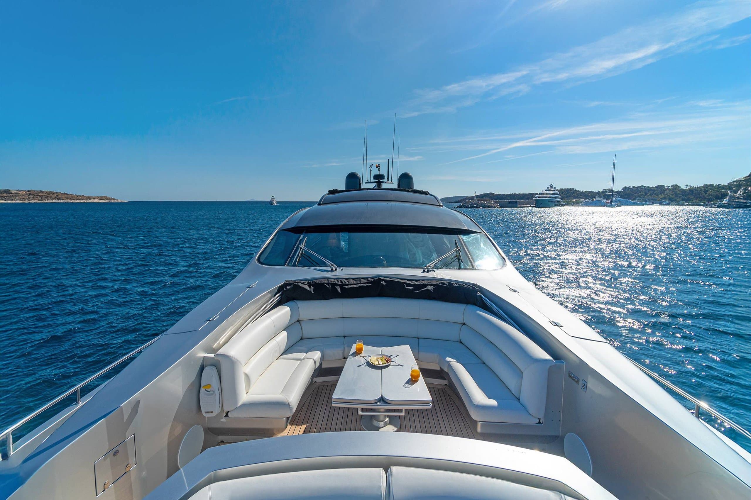 Motor yacht ONE 27.42m by Pershing — photo 8