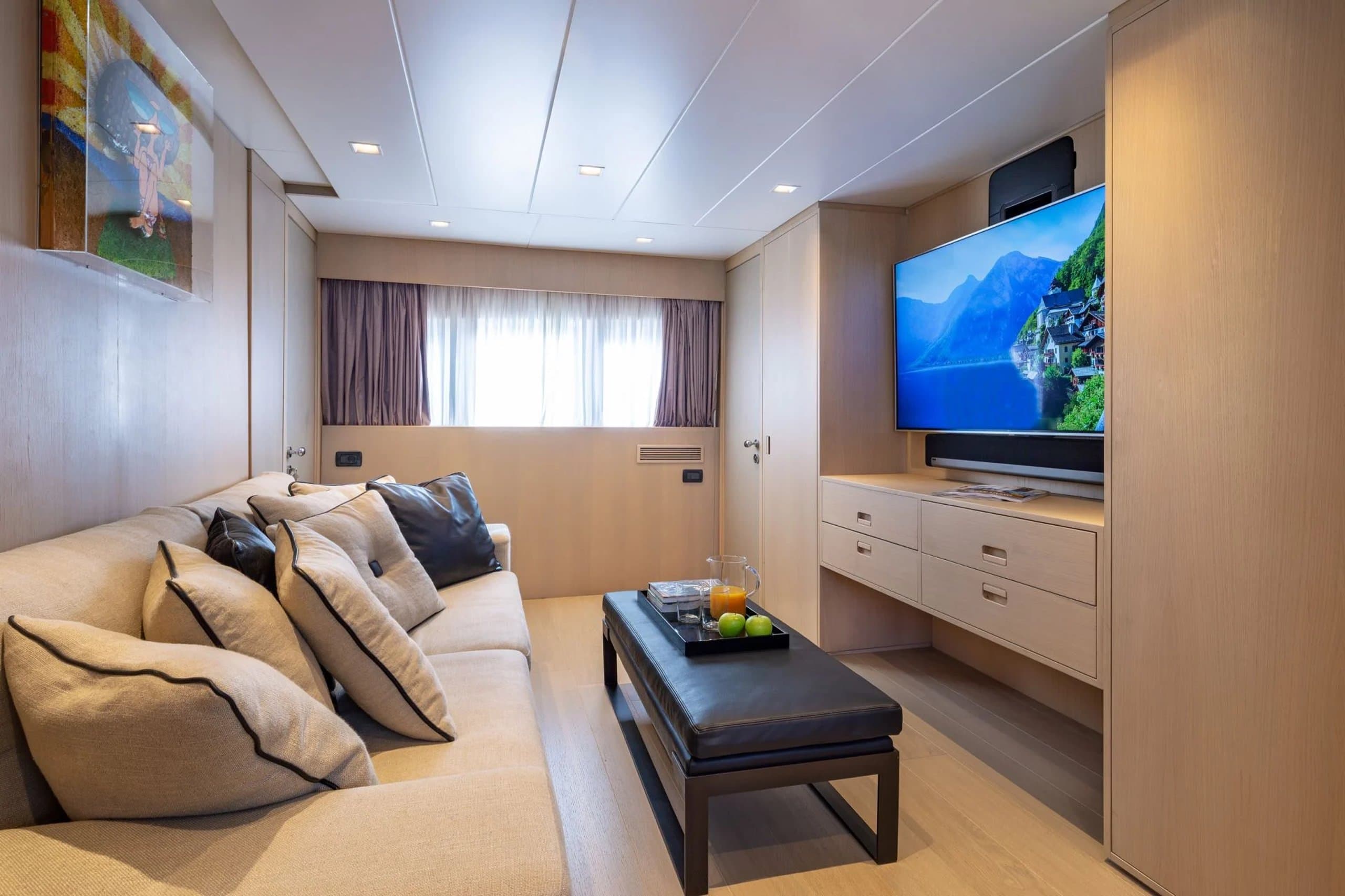 Motor yacht SUMMER FUN 30.8m by Admiral Yachts — photo 7