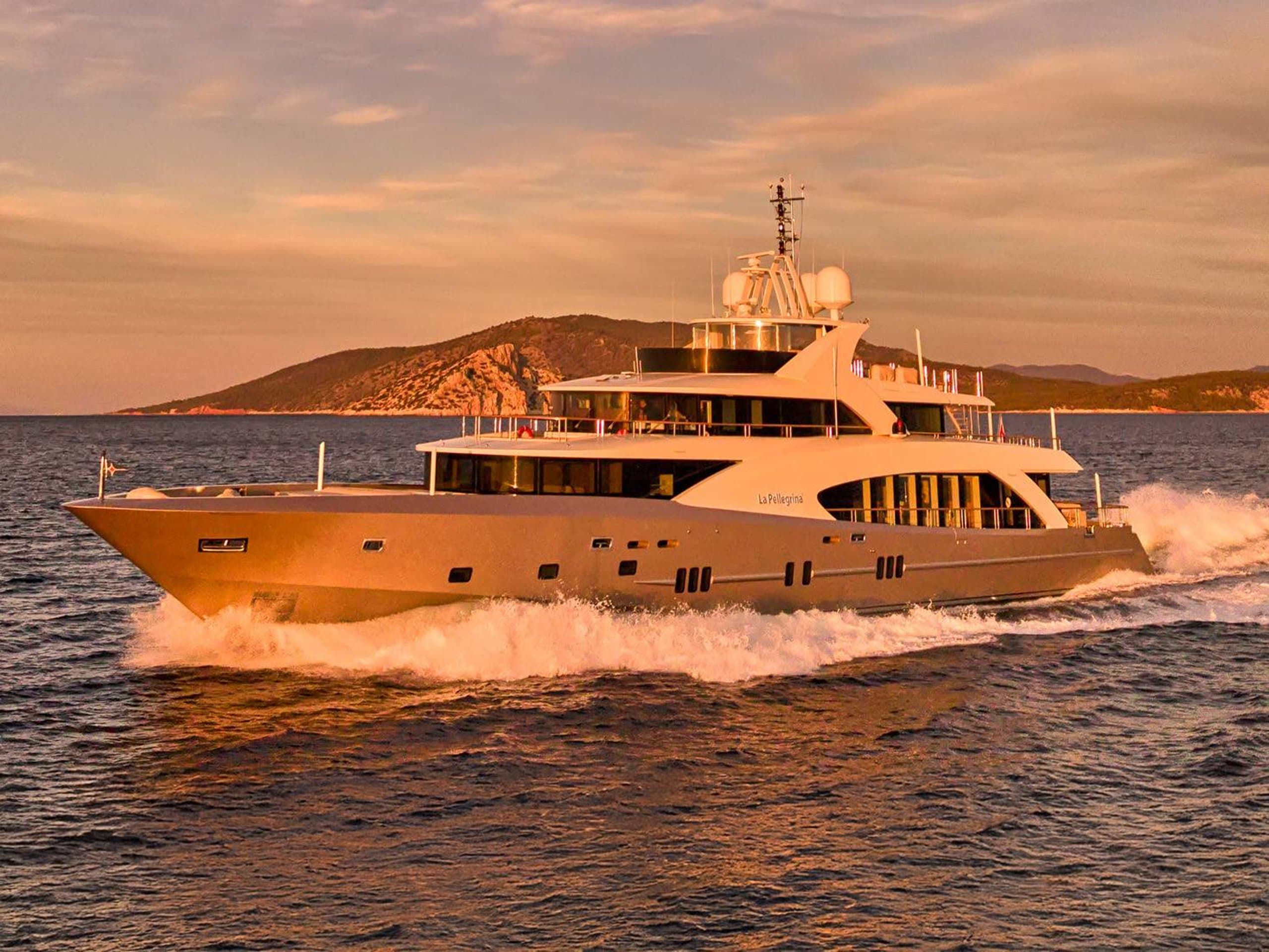 Motor yacht LA PELLEGRINA 1 50m by Couach — photo 2