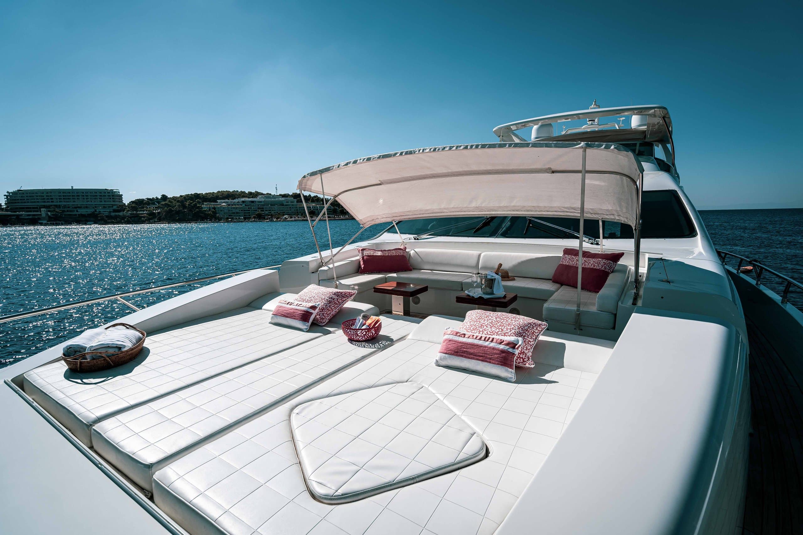 Motor yacht KOUKLES 29.9m by Azimut — photo 8