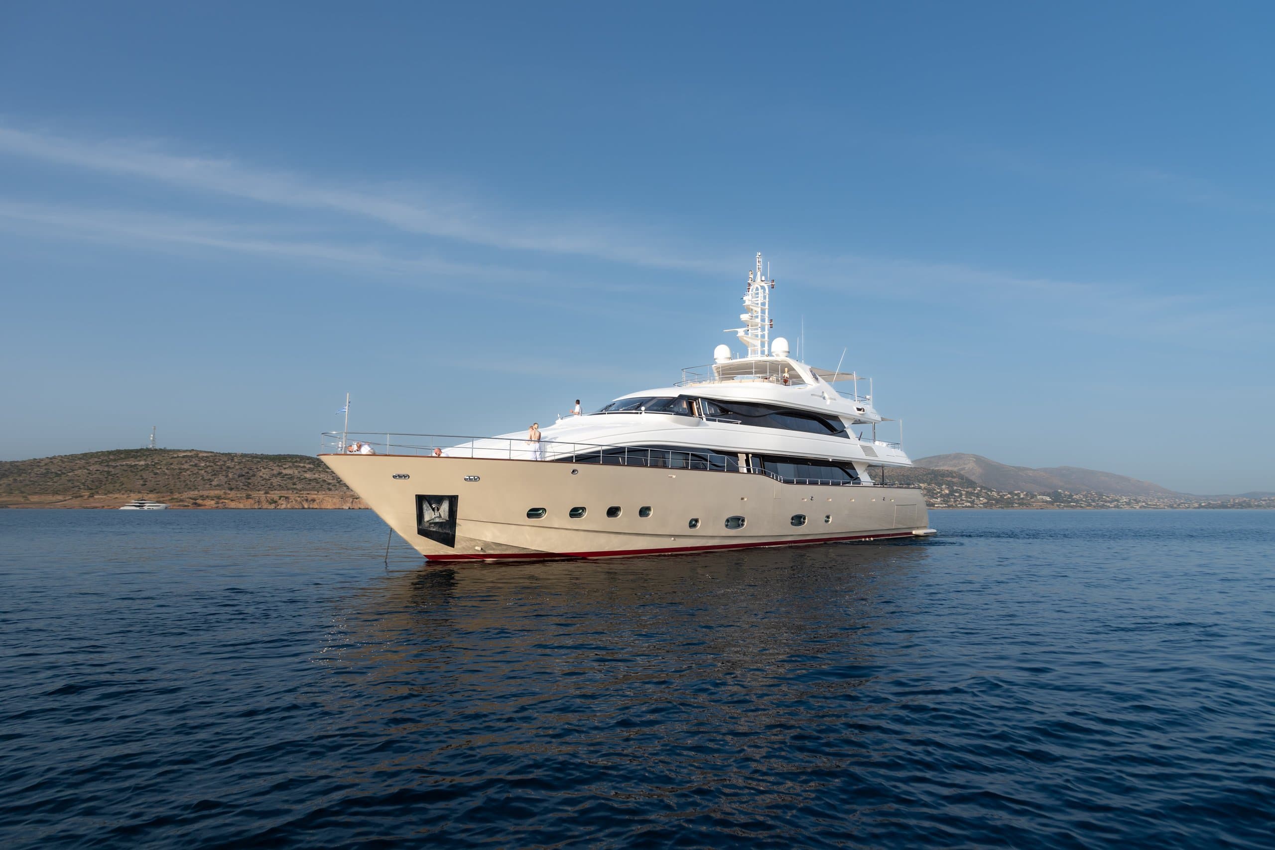 Motor yacht BUNKER 40.5m by CRN Ancona — photo 2