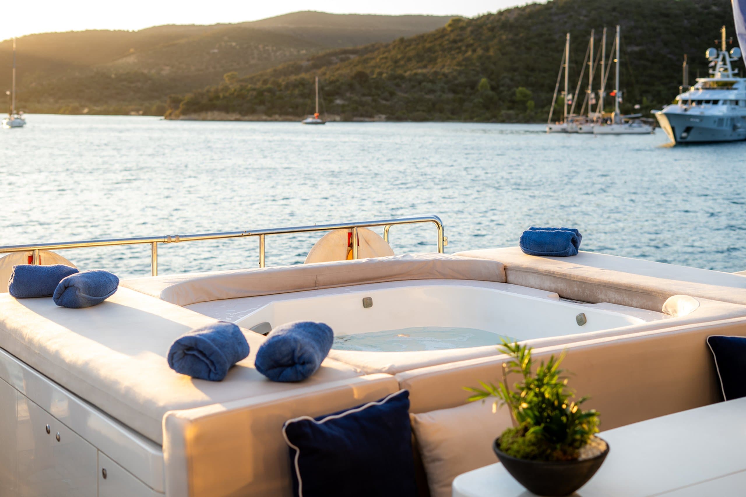 Motor yacht LIBERDADE 42m by Isa Yachts — photo 5