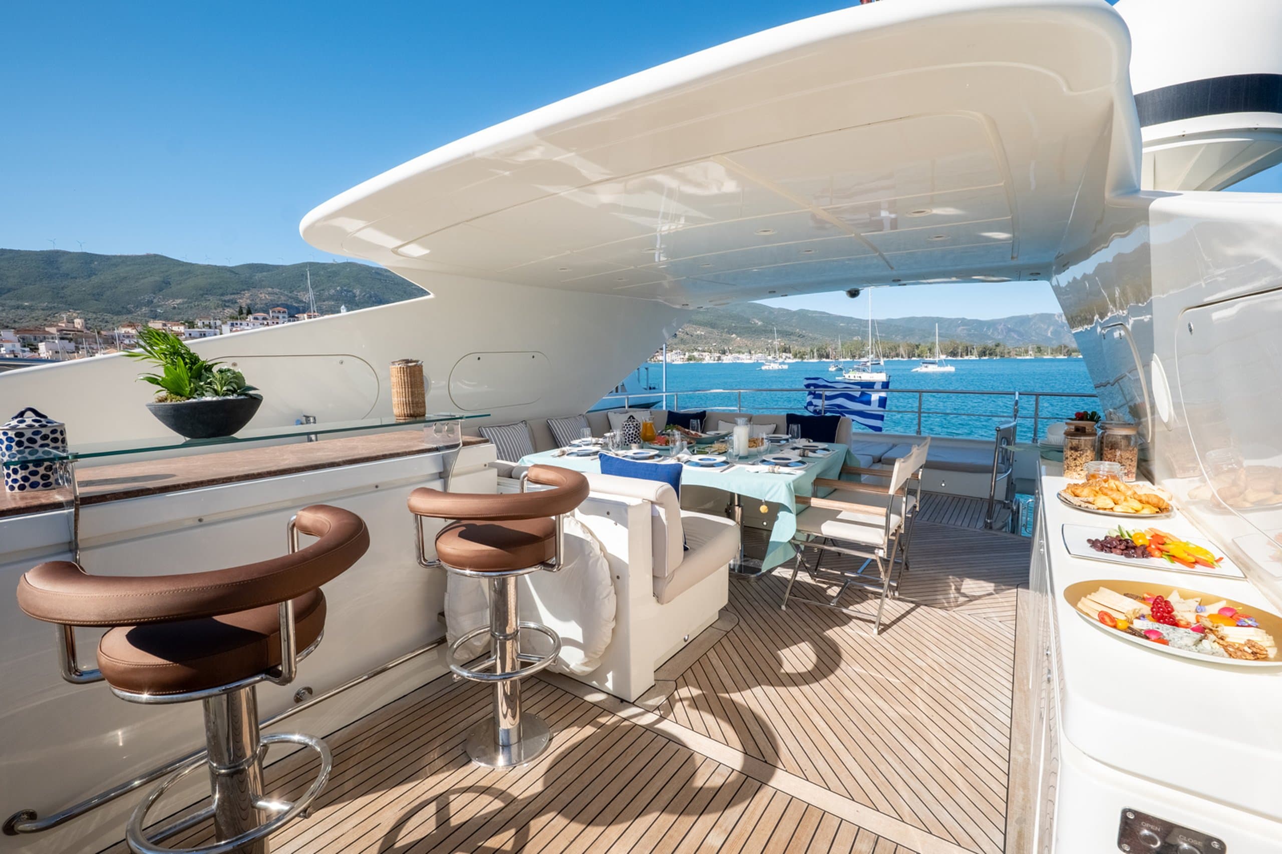 Motor yacht LIBERDADE 42m by Isa Yachts — photo 6