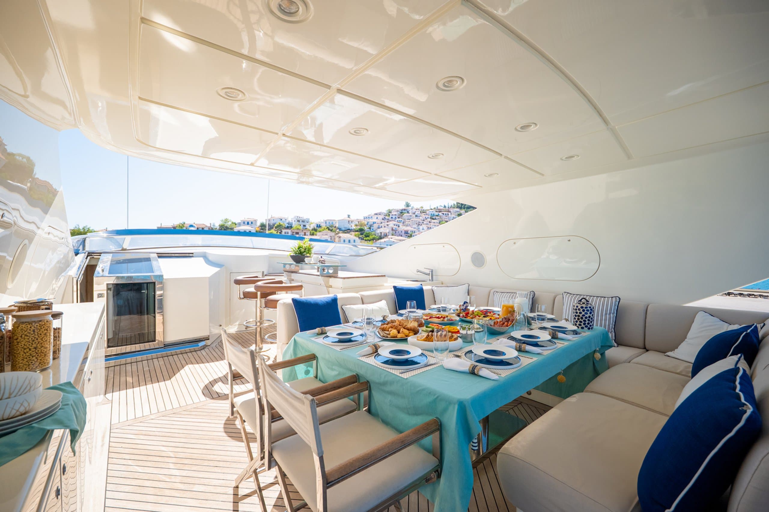 Motor yacht LIBERDADE 42m by Isa Yachts — photo 7