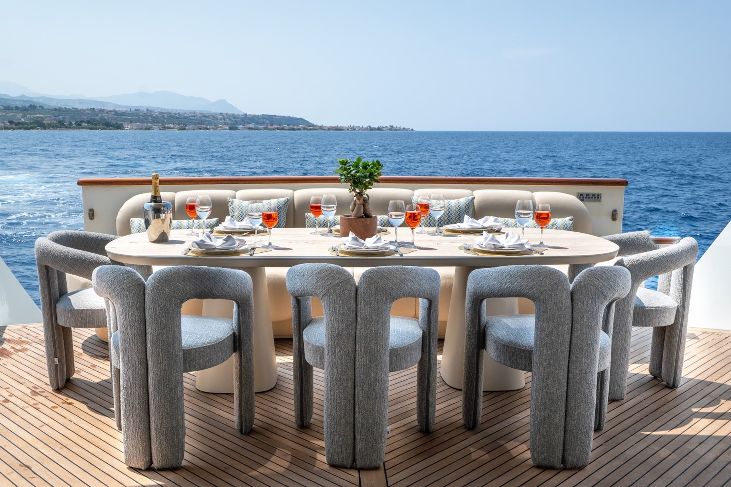 Motor yacht AQUILA 37m by Cantieri FA Custom — photo 6