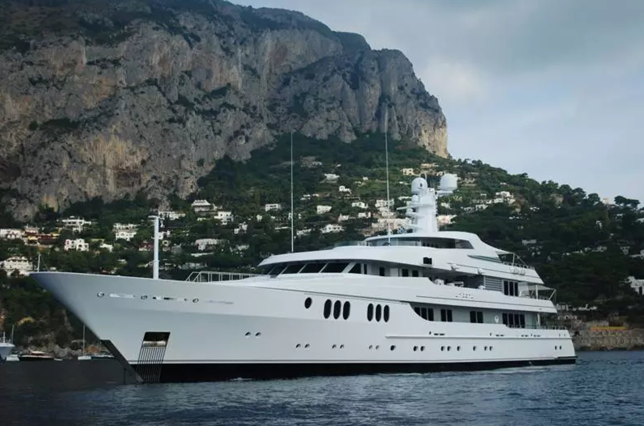 Motor yacht TRIDENT 65.22m by Feadship - Royal Van Lent — photo 6