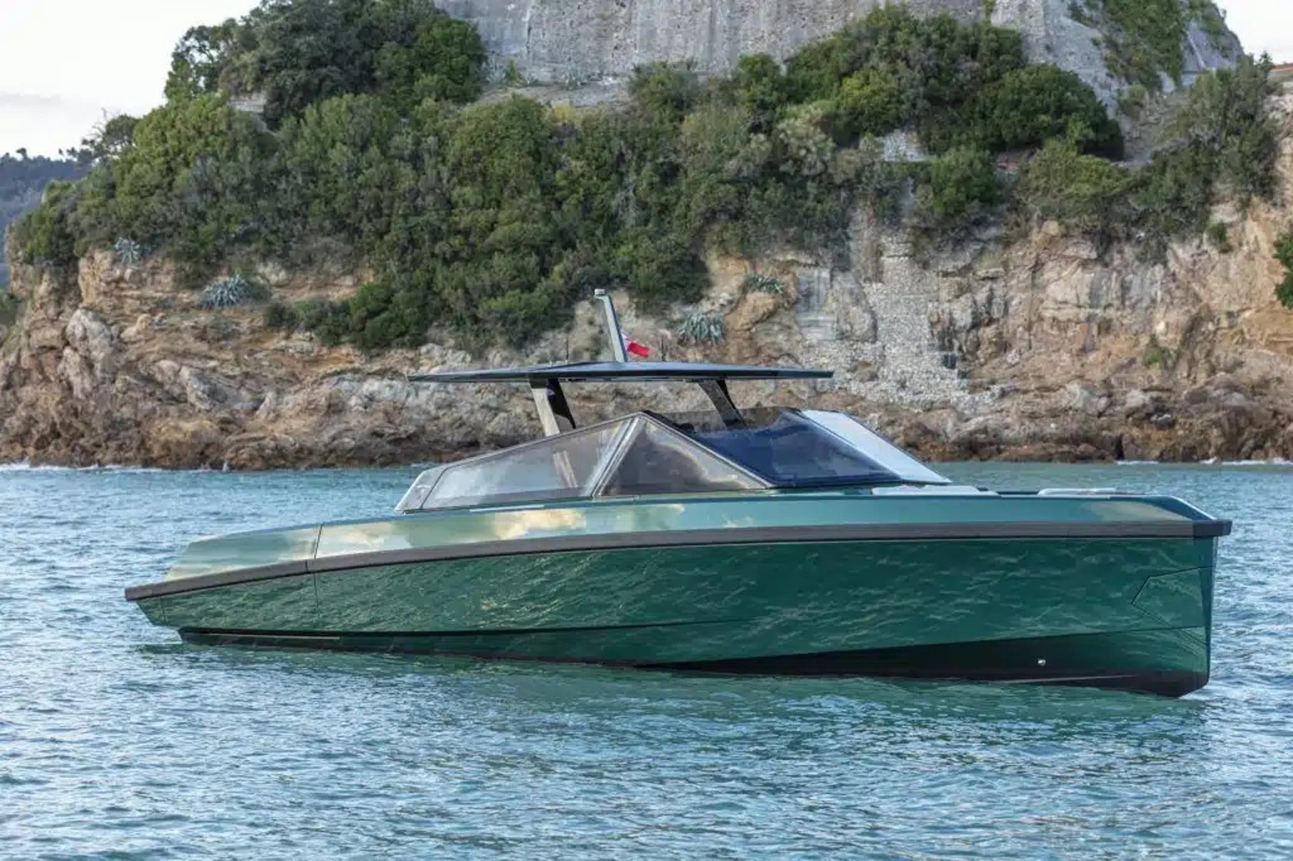 Motor yacht WALLY 43 13.2m by Wally — photo 2