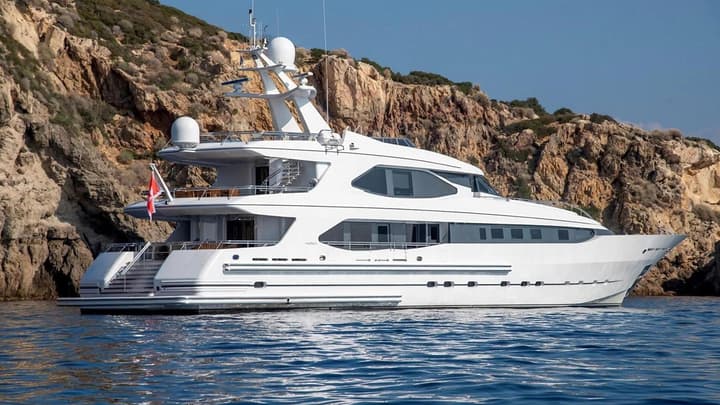 IRAVATI - ext port | Drivas Yachts