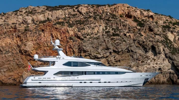 IRAVATI - ext port | Drivas Yachts