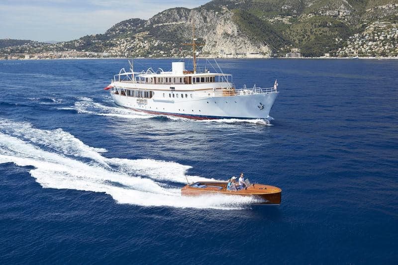 MALAHNE - ext running | Drivas Yachts