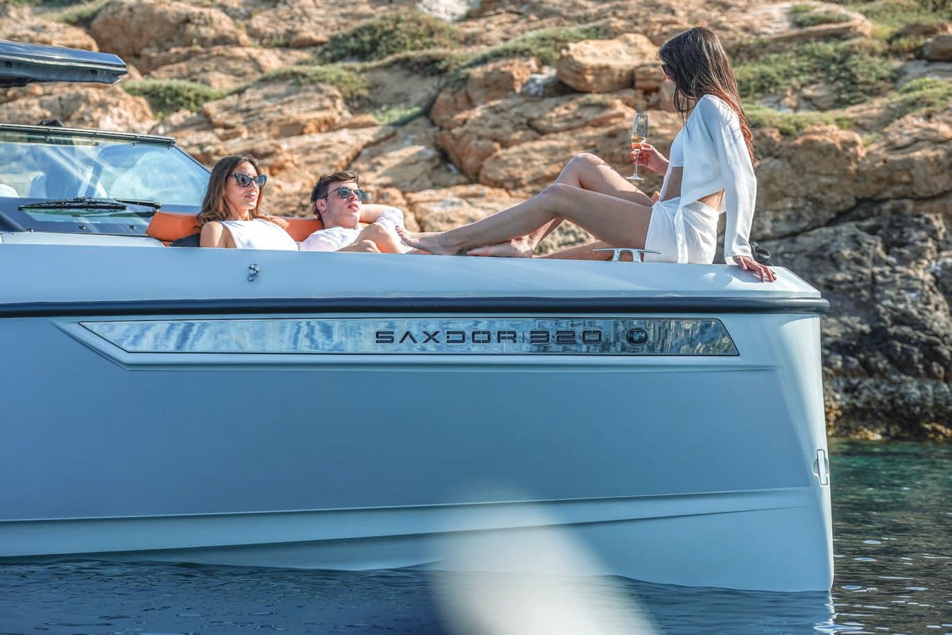 Saxdor 320 GTO - deck aft | Drivas Yachts