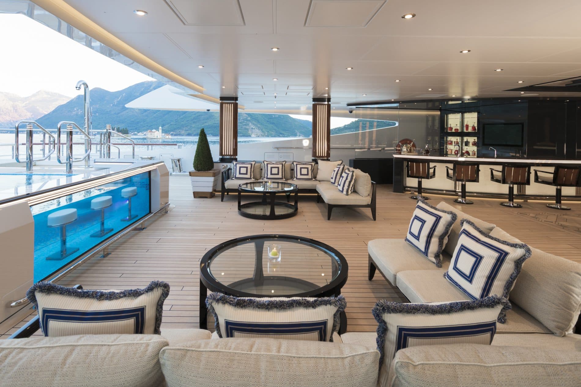 AMADEA — interior