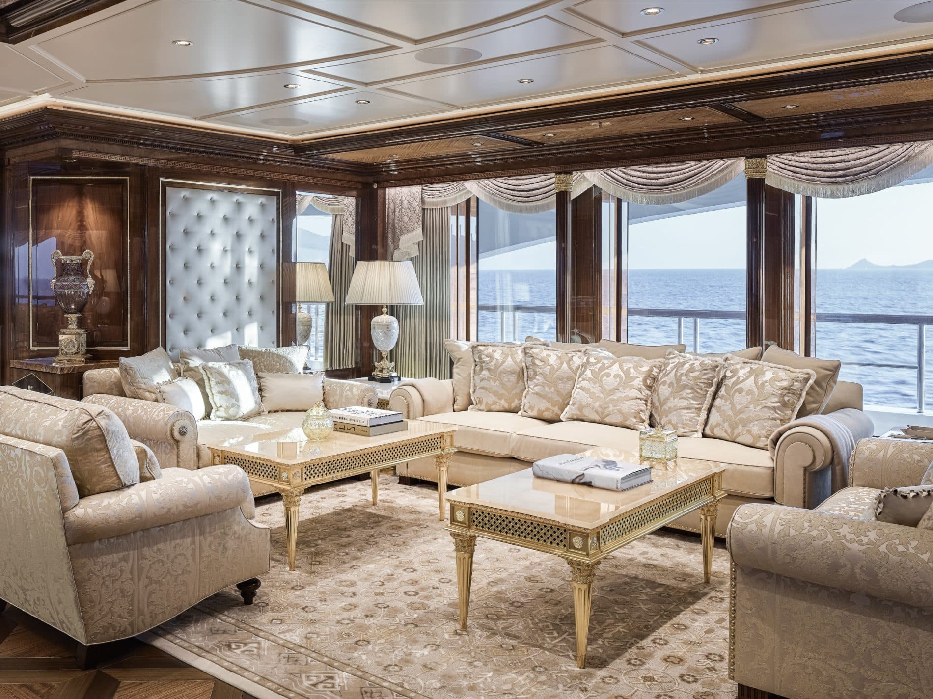AMADEA — interior
