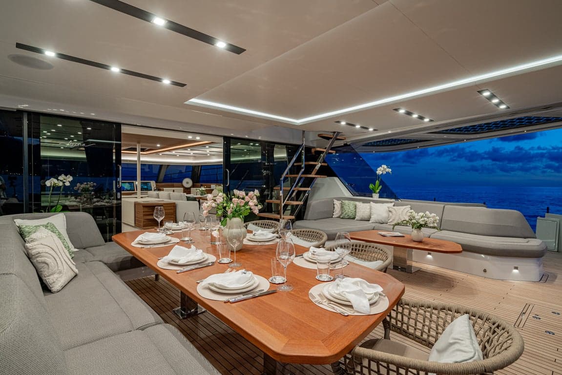 CAPRI | Thira 80 - dining ext | Drivas Yachts