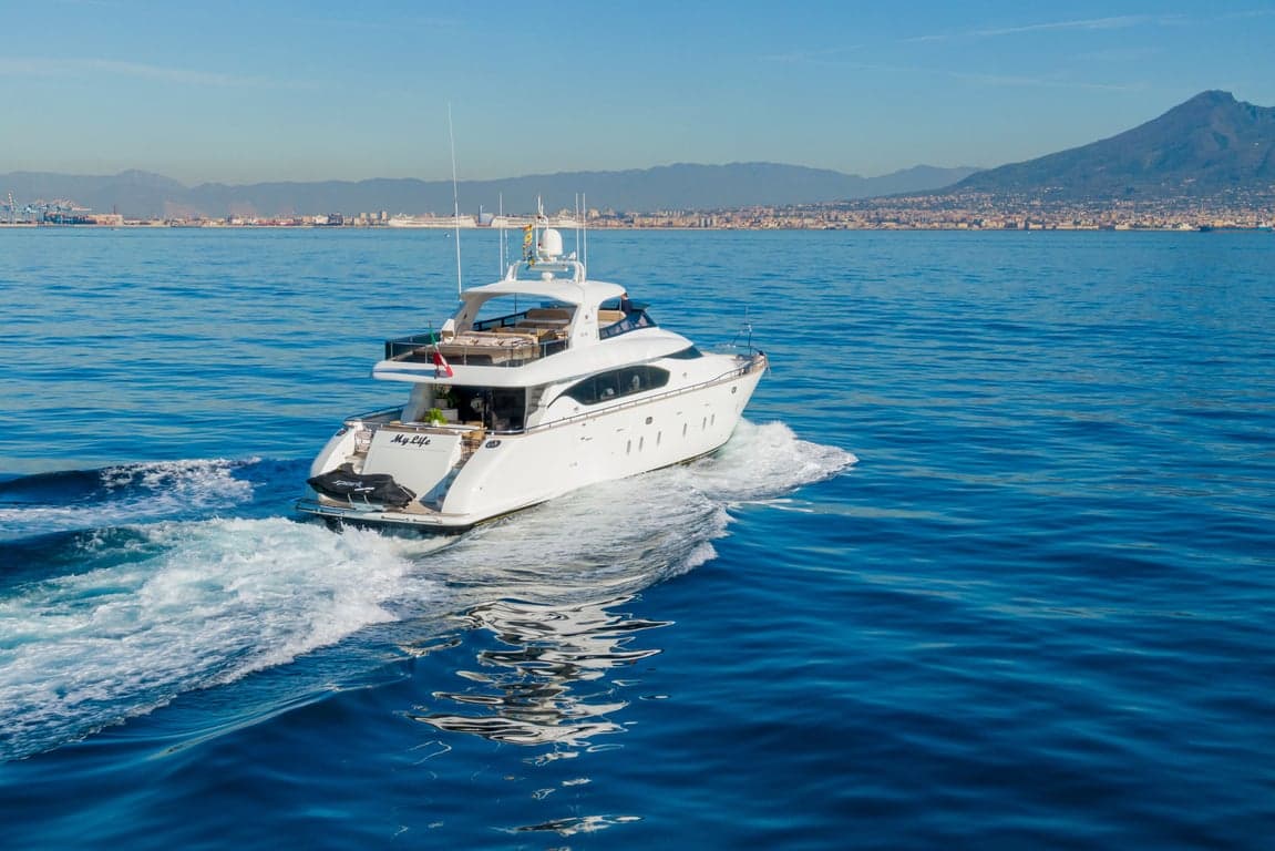 MY LIFE - ext running | Drivas Yachts