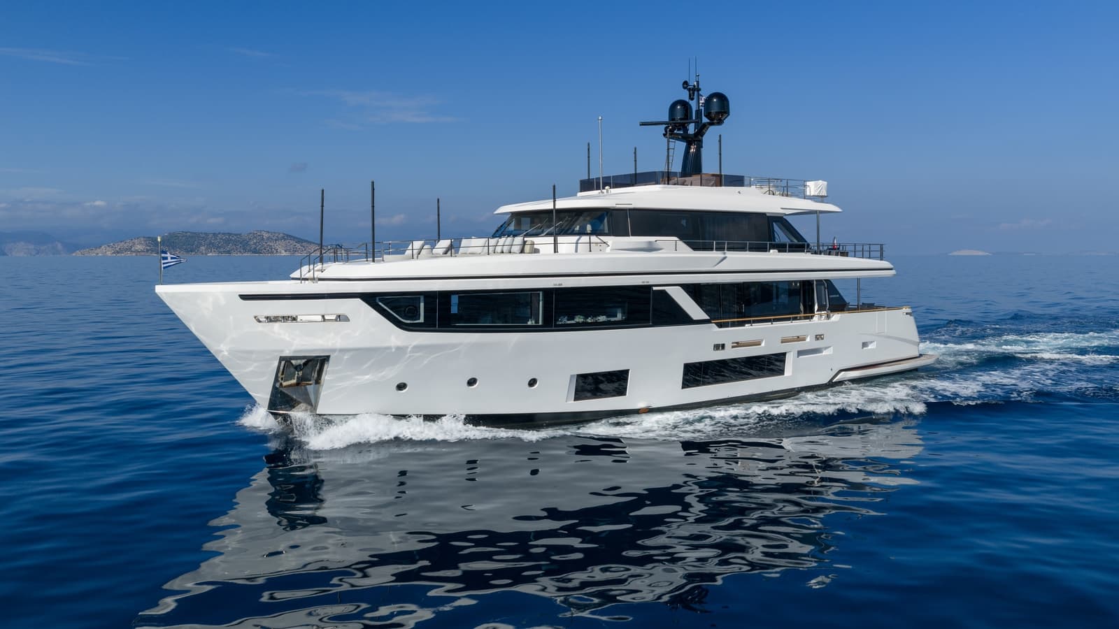 MRS L - ext running | Drivas Yachts