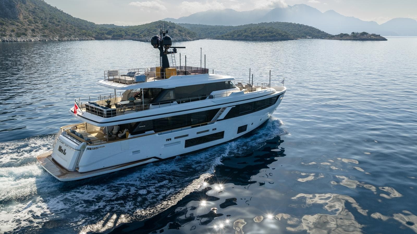 MRS L - ext running | Drivas Yachts