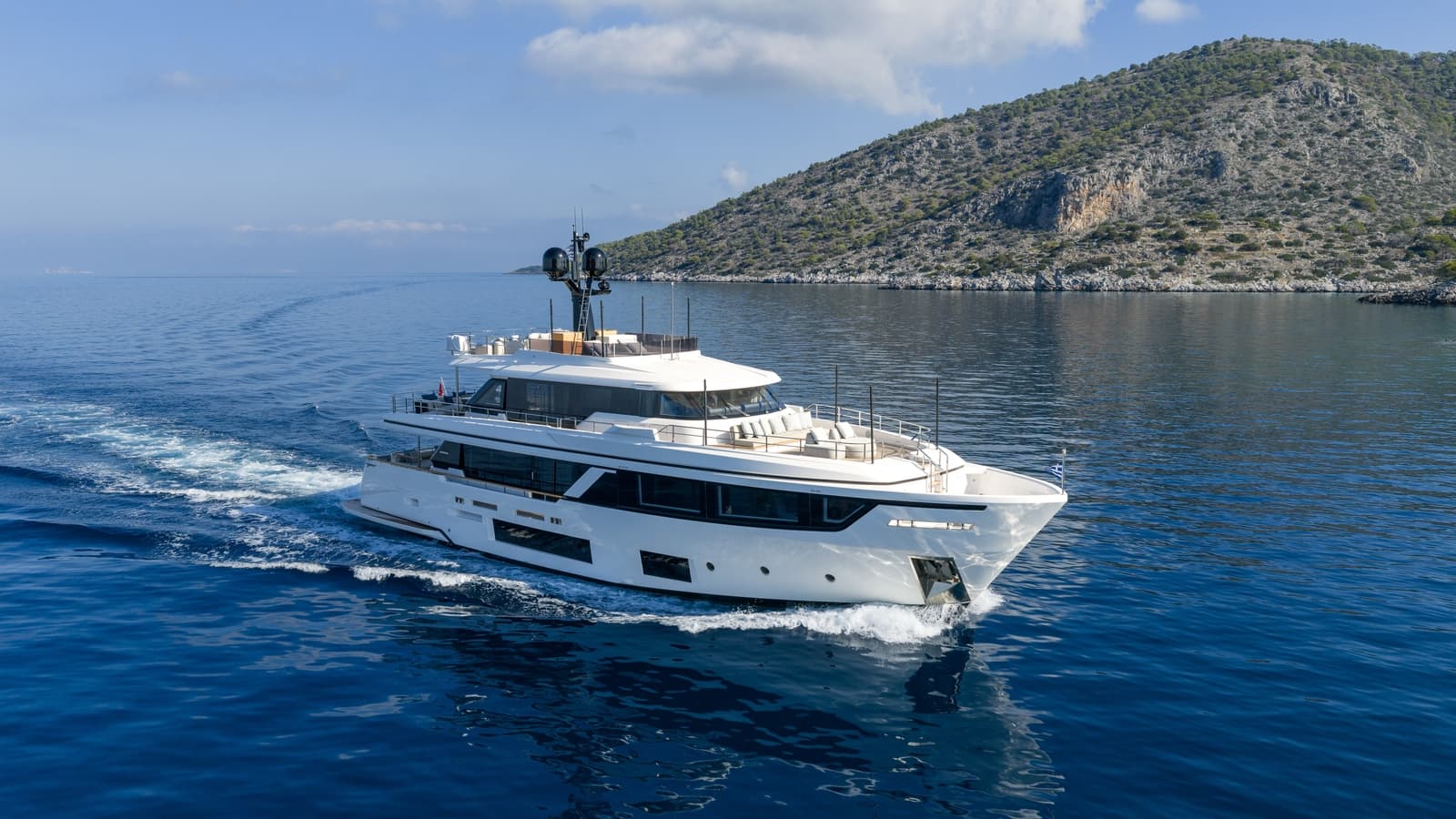 MRS L - ext running | Drivas Yachts
