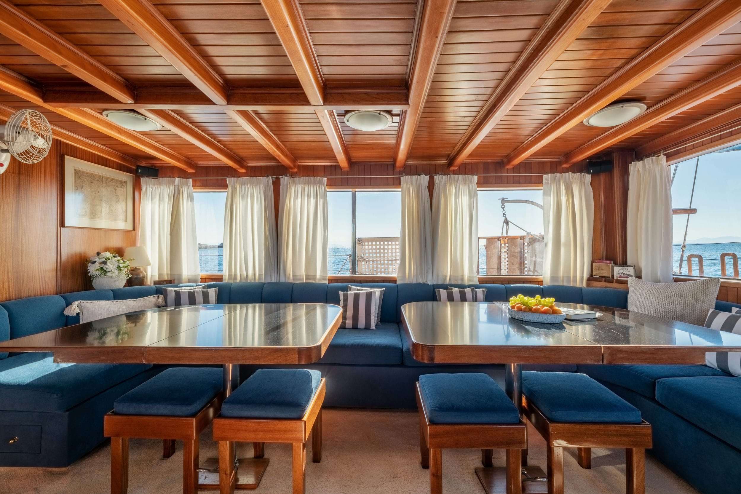 LITHI - saloon | Drivas Yachts