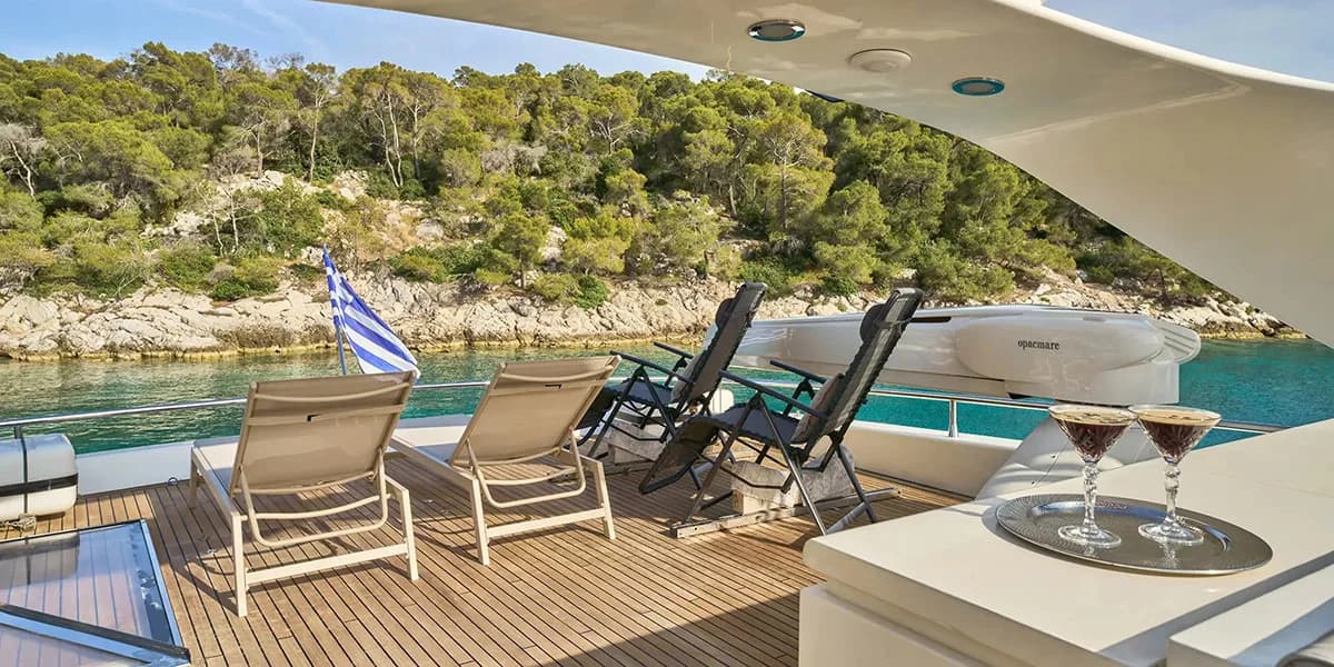 DIVINE - deck aft | Drivas Yachts