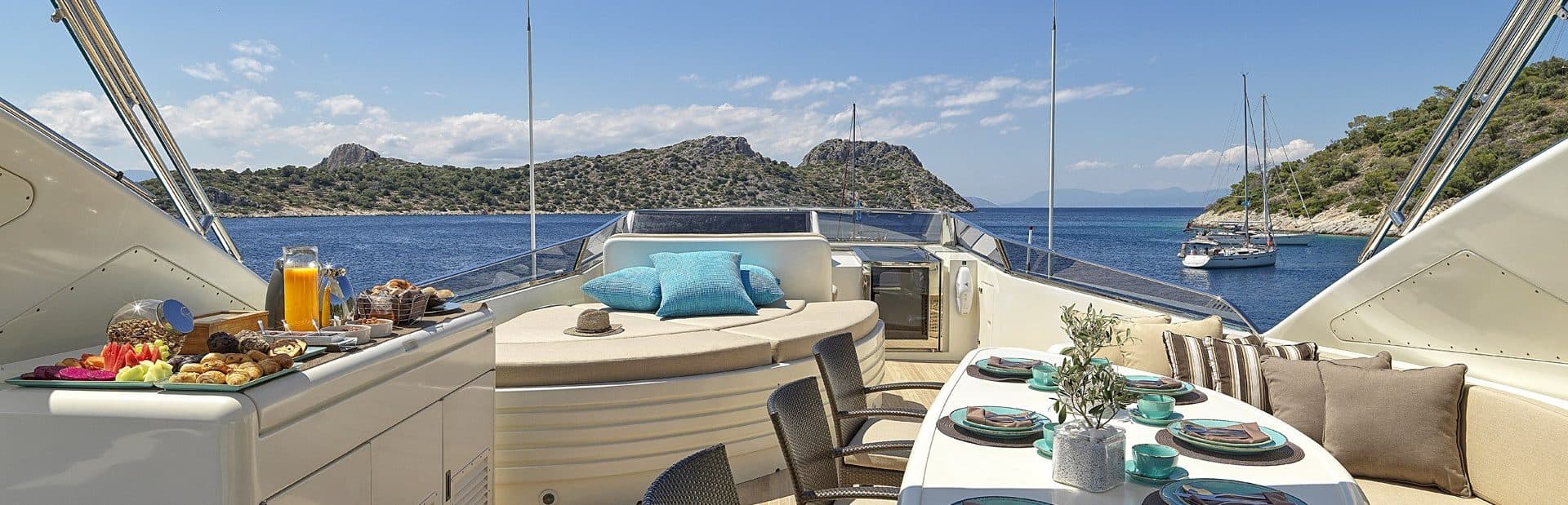 FALCON ISLAND - deck fore | Drivas Yachts