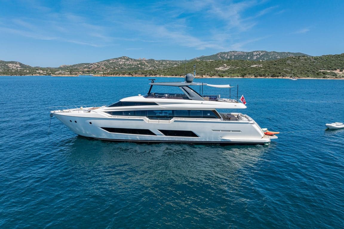 Motor yacht E3 26m by Ferretti