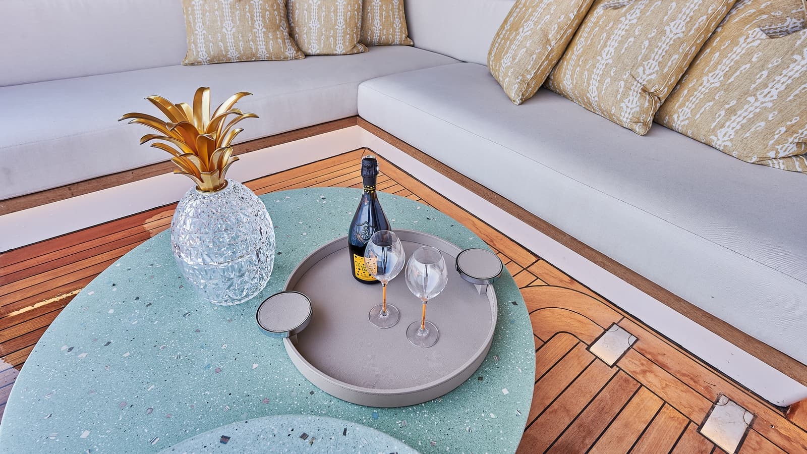 ONE ZERO - saloon | Drivas Yachts