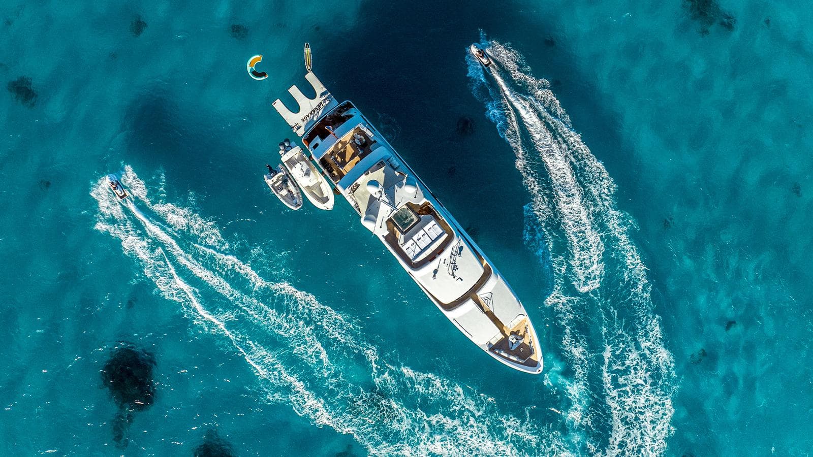 LEVERAGE - aerial | Drivas Yachts
